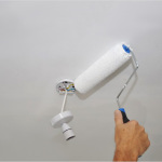 как окрасить потолок