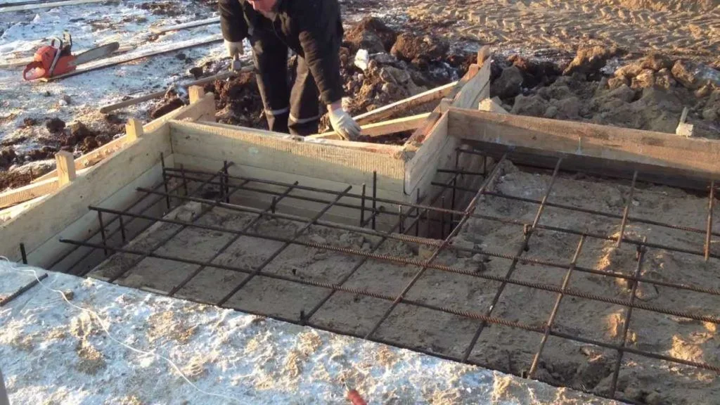 Делаем фундамент для крыльца