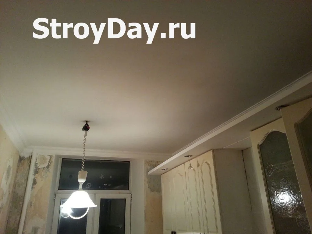 Окрашенный потолок