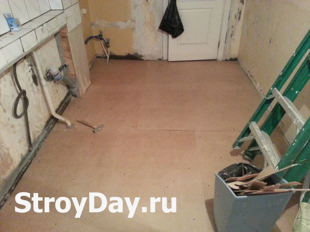 Обшил пол листами ДВП