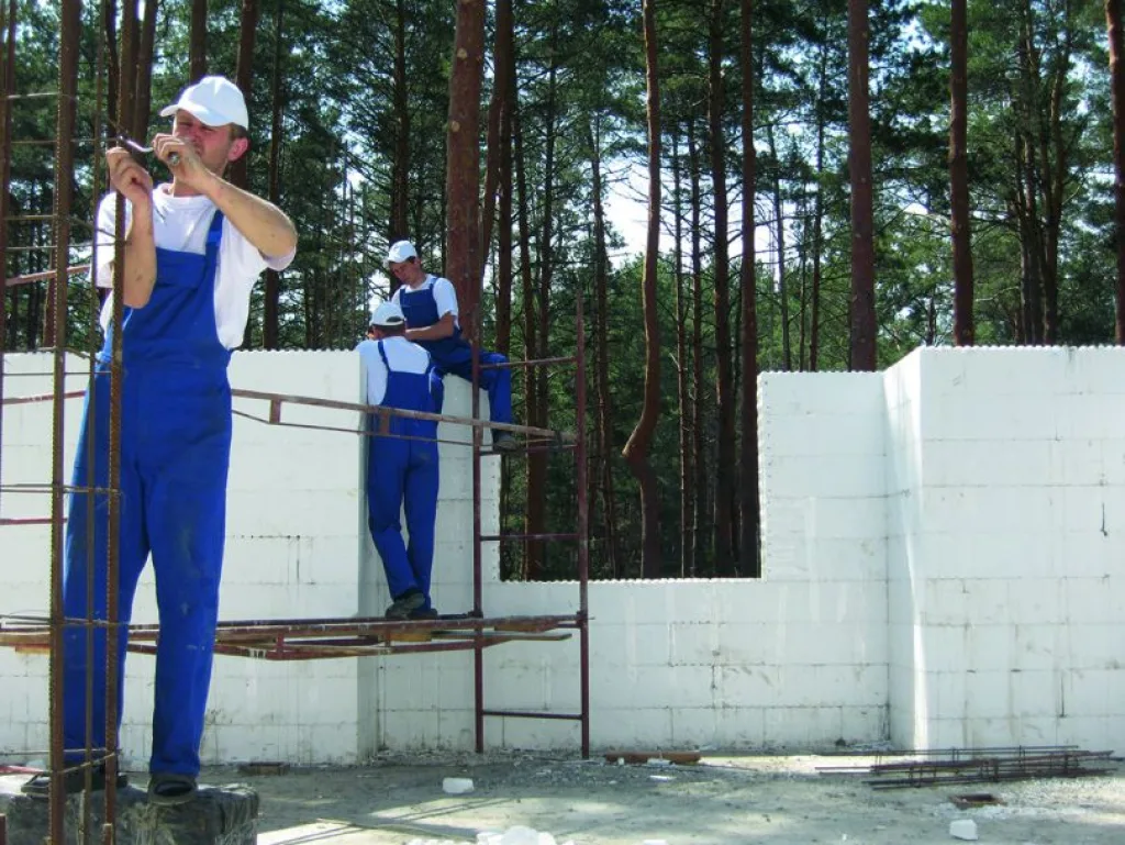 Работать с газоблоками легко и просто