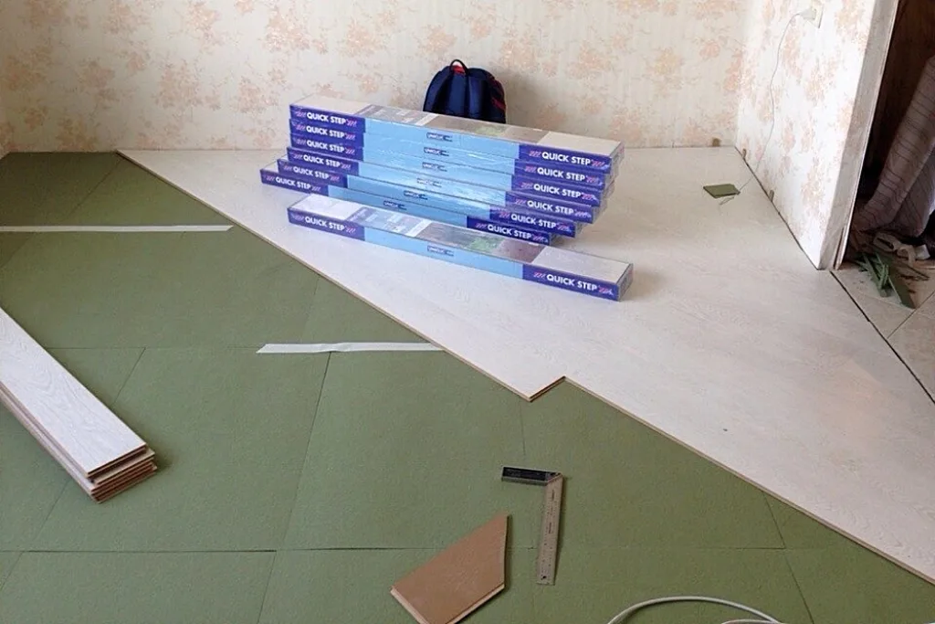 Сколько ламината нужно приобрести для пола в комнате?