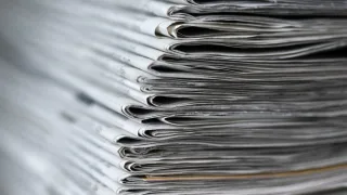Весь год коплю газеты, а весной везу на дачу: вместо гербицидов и прочей химии — делюсь лайфхаками