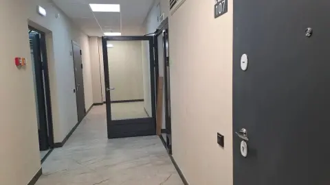 На какую деталь в дверях обращают внимание воры: вот как выбирают квартиру для взлома