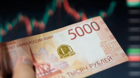 Центробанк РФ готовится принять одно из самых сложных решений по ключевой ставке: каким оно будет