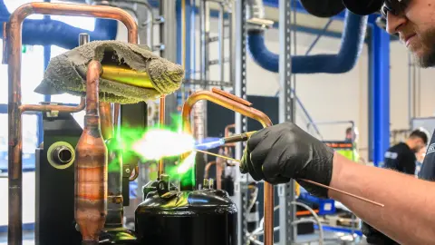 Почему для дома не делают "вечную" систему отопления из медных труб, а выбирают пластиковые - решает не только цена