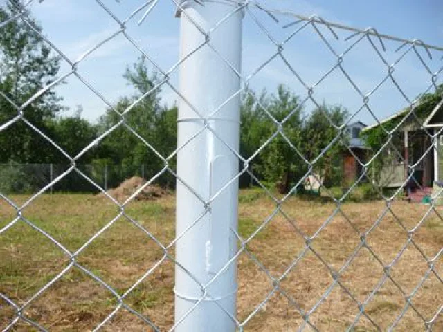 Металлические столбы для сетки рабица
