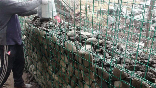 Процесс изготовления забора из габионов
