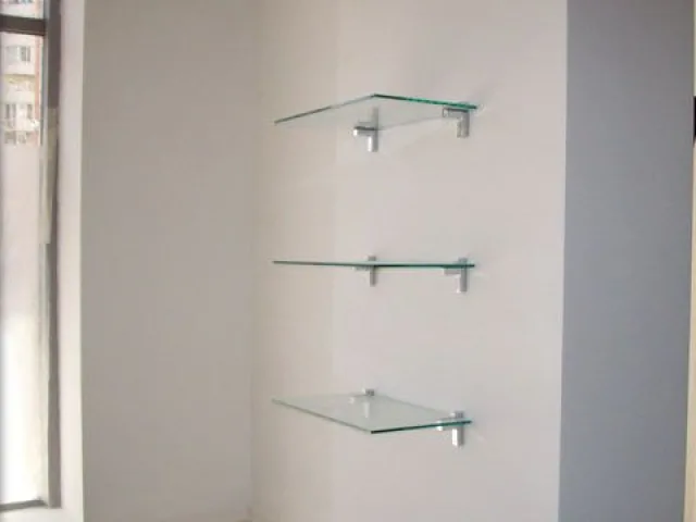 Стеклянная полка