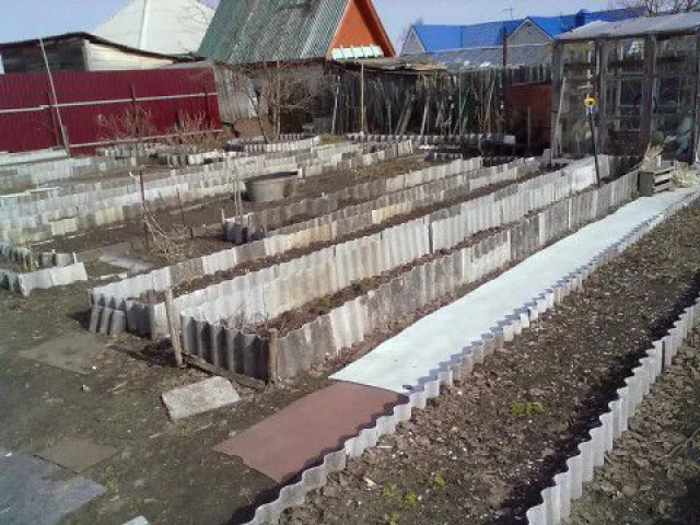 Грядки из шифера