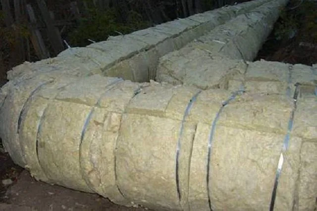 Теплотрасса, утепленная минеральной ватой