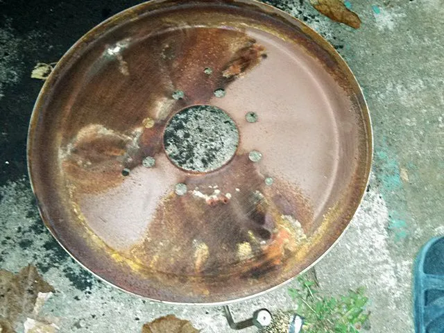 Вслед за ней – верхняя крышка самого котла