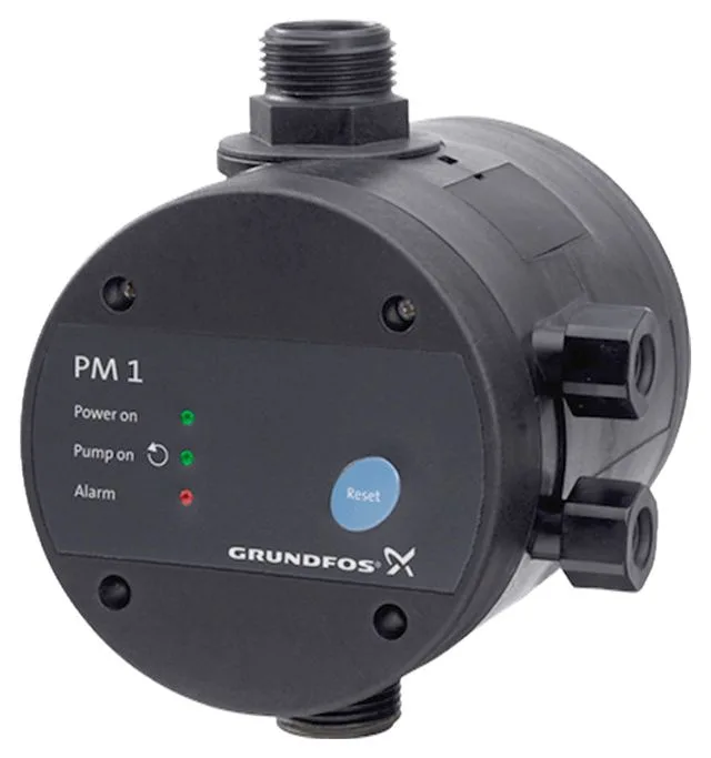 Блок управлением насосом Grundfos PM 1. Объединяет и реле давления, и датчик сухого хода, и защиту от гидроударов