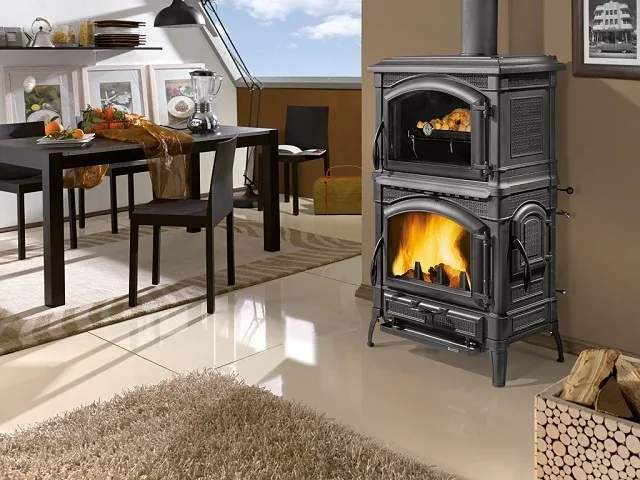 Печь «Nordica Isotta-Forno» отлично справляете и с функцией камина