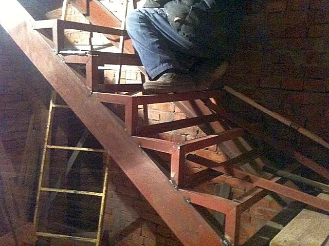 Вариант металлического каркаса лестницы