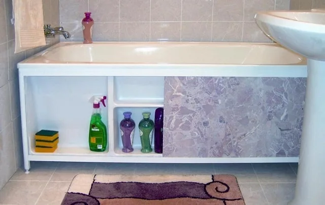 Очень здорово, если удастся не просто закрыть неприглядное пространство под ванной, а еще его и полезно использовать.