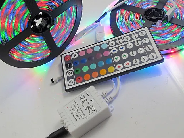Контроллер RF для RGB-ленты, оснащённый пультом дистанционного управления