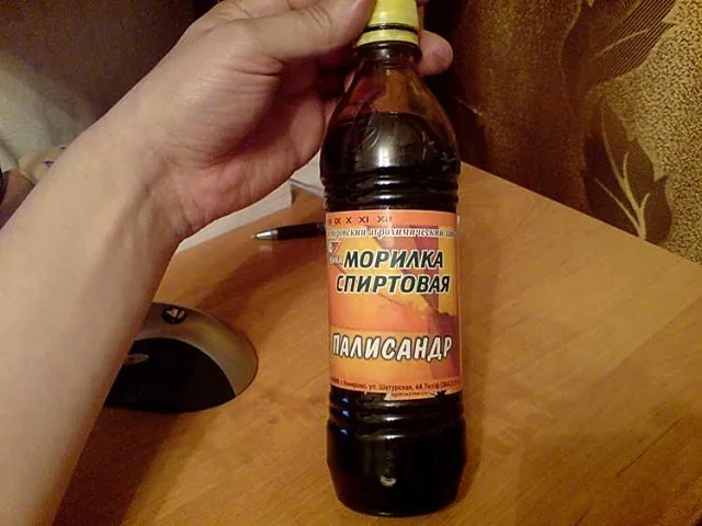 Жидкий раствор спиртовой морилки, готовый к применению