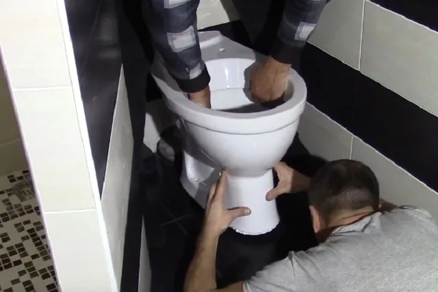 Желательно делать все с помощником