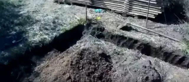 Далее нужно вырыть траншею