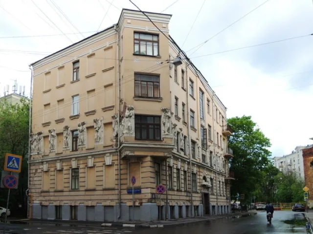 Дом, где находится квартира Ефремова