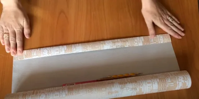Складываем обои гармошкой