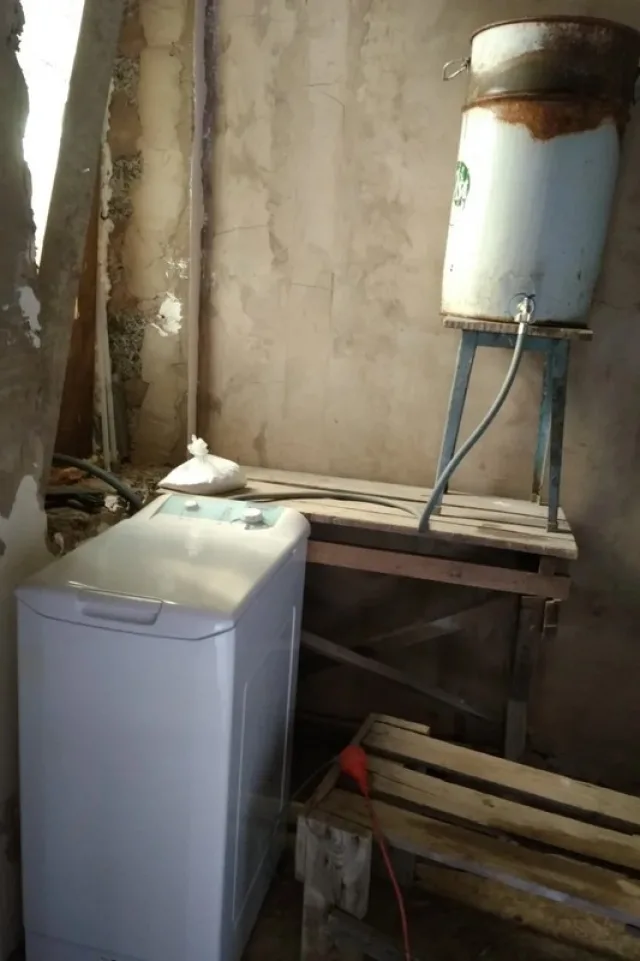 Казалось бы, что проще: вода свободно течет в стиральную машину из расположенного выше бака… Оказывается, есть важные нюансы.