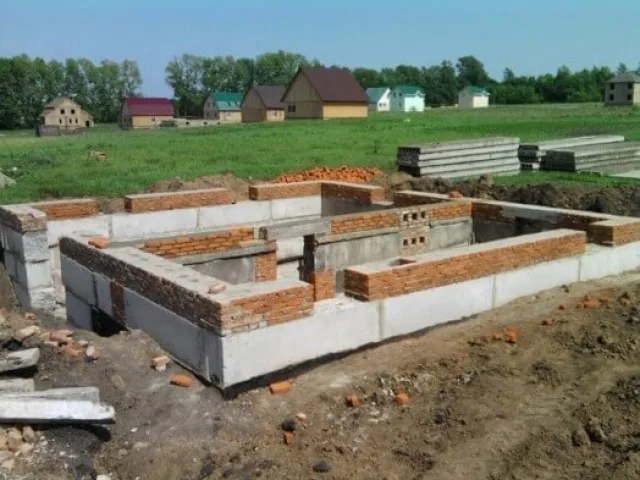 Сборный фундамент