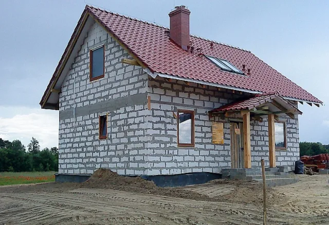 Дом с мансардой