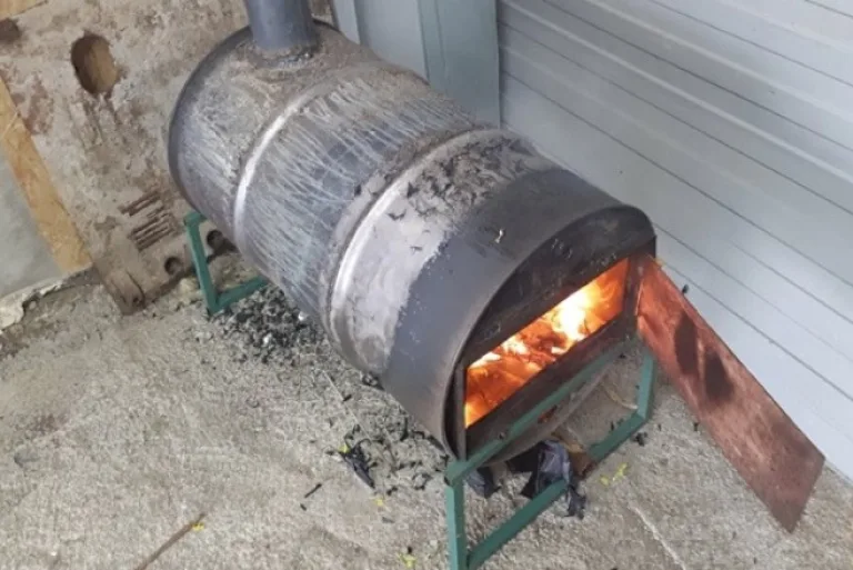 Самодельная буржуйка, сделанная из бочки