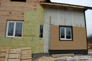 Утепление дома под сайдинг: каких ошибок важно избежать и какой материал лучше выбрать