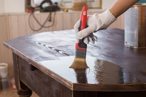 Лак для мебели из дерева какой лучше – правила выбора и рейтинг ТОП-12