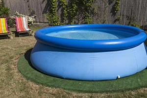 Что добавить в бассейн, чтобы вода не цвела