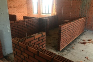 Калькулятор расчета количества кирпича или блоков для межкомнатной перегородки