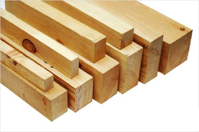 Для стропильной системы оптимальным выбором является качественная древесина хвойных пород
