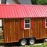 Заключительная наружная отделка дома производится сайдингом или деревянной вагонкой