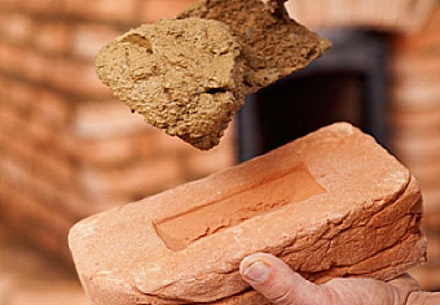 Как замешивать шамотную глину для кладки печи