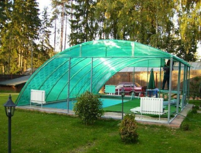 Функциональный, легкий и одновременно - красивый навес над домашним бассейном