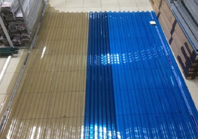 ПВХ-покрытие практически не боится никаких «химических дождей»