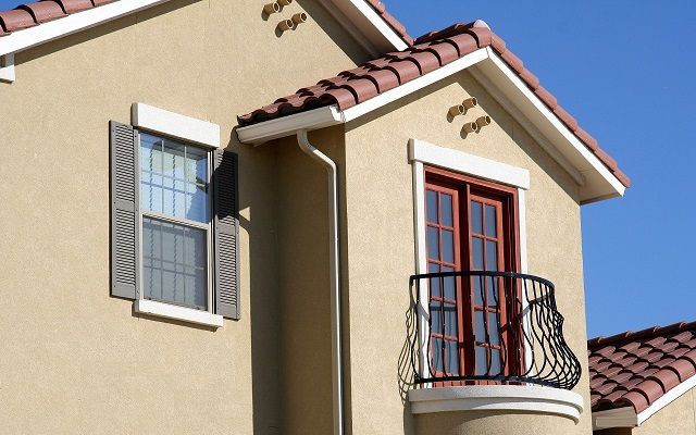 Отделочные материалы для фасадов частных домов: критерии выбора, фото отделочных материалов и дизайнов фасада51