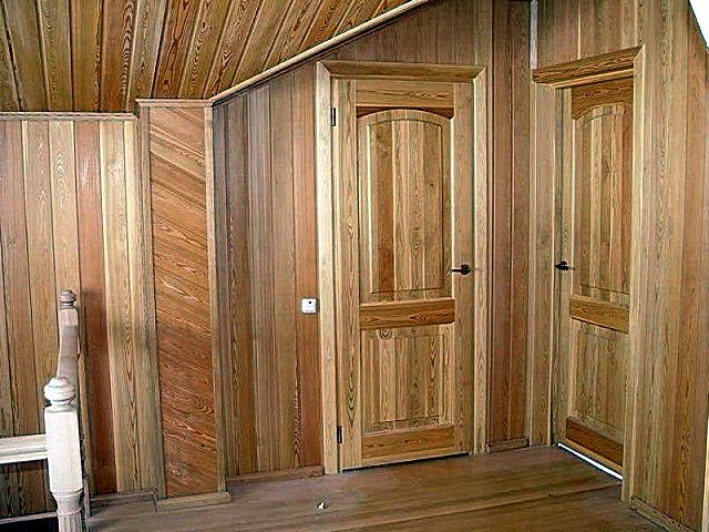 Одна из наиболее распространенных и популярных разновидностей стеновых панелей из натуральной древесины – знакомая всем вагонка