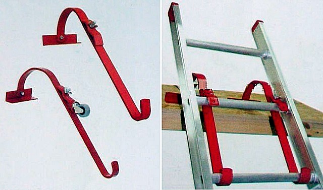 Крюки для закрепления лестницы к коньку могут иметь разную конструкцию. На данной иллюстрации представлен еще один вариант подобных держателей