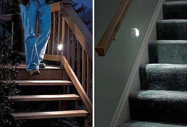 Подсветка с датчиками движения, если приборы имеют защищенный от влаги корпус, в равной степени хорошо подходит и для внешних, и для внутренних лестниц дома