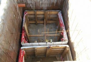 Шаг 5 (вариант 2) – установка опалубки из фанеры