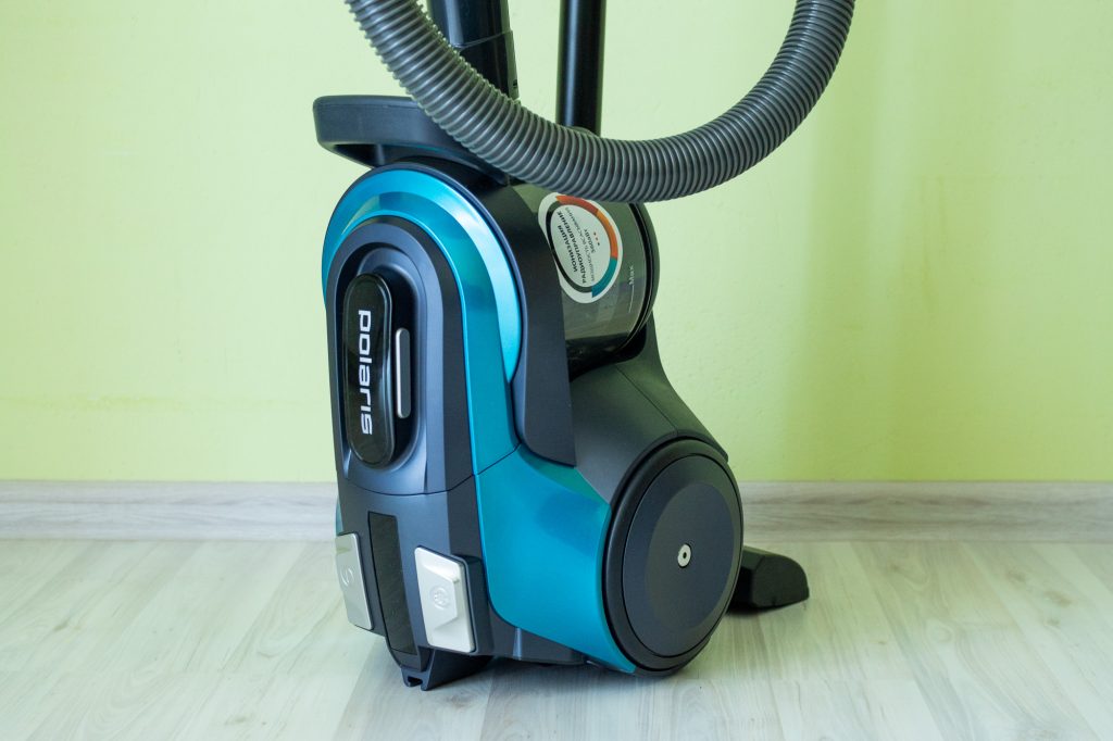 Мощный пылесос Polaris PVC 2004Ri с ионизацией и фильтрацией воздуха