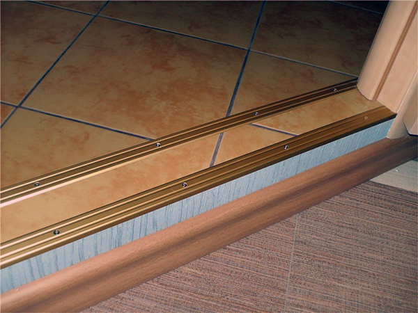 Высокий порог в ванную