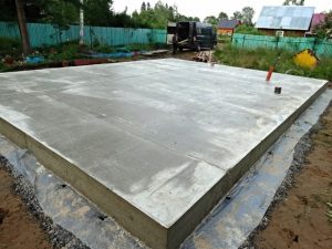 Монолитная плавающая классическая плита