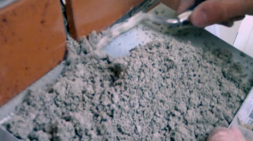 Процесс заполнения швов