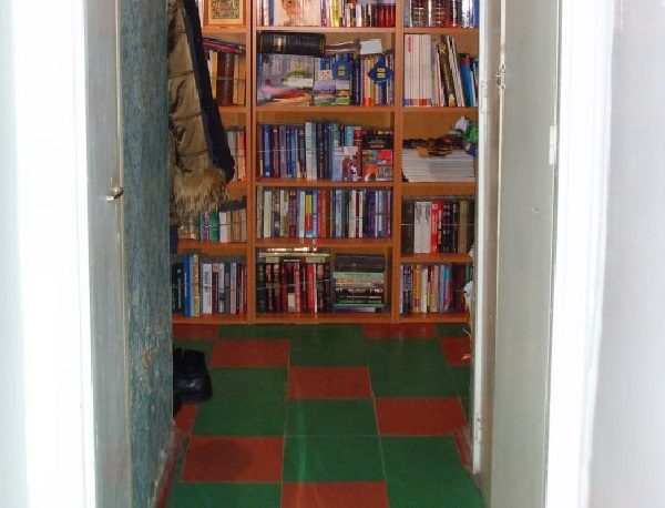 Staré linoleum dlaždice