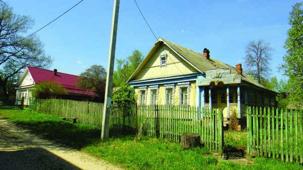 Если вы купите дом не в новом состоянии, то через 10-15 лет могут возникнуть проблемы с его продажей